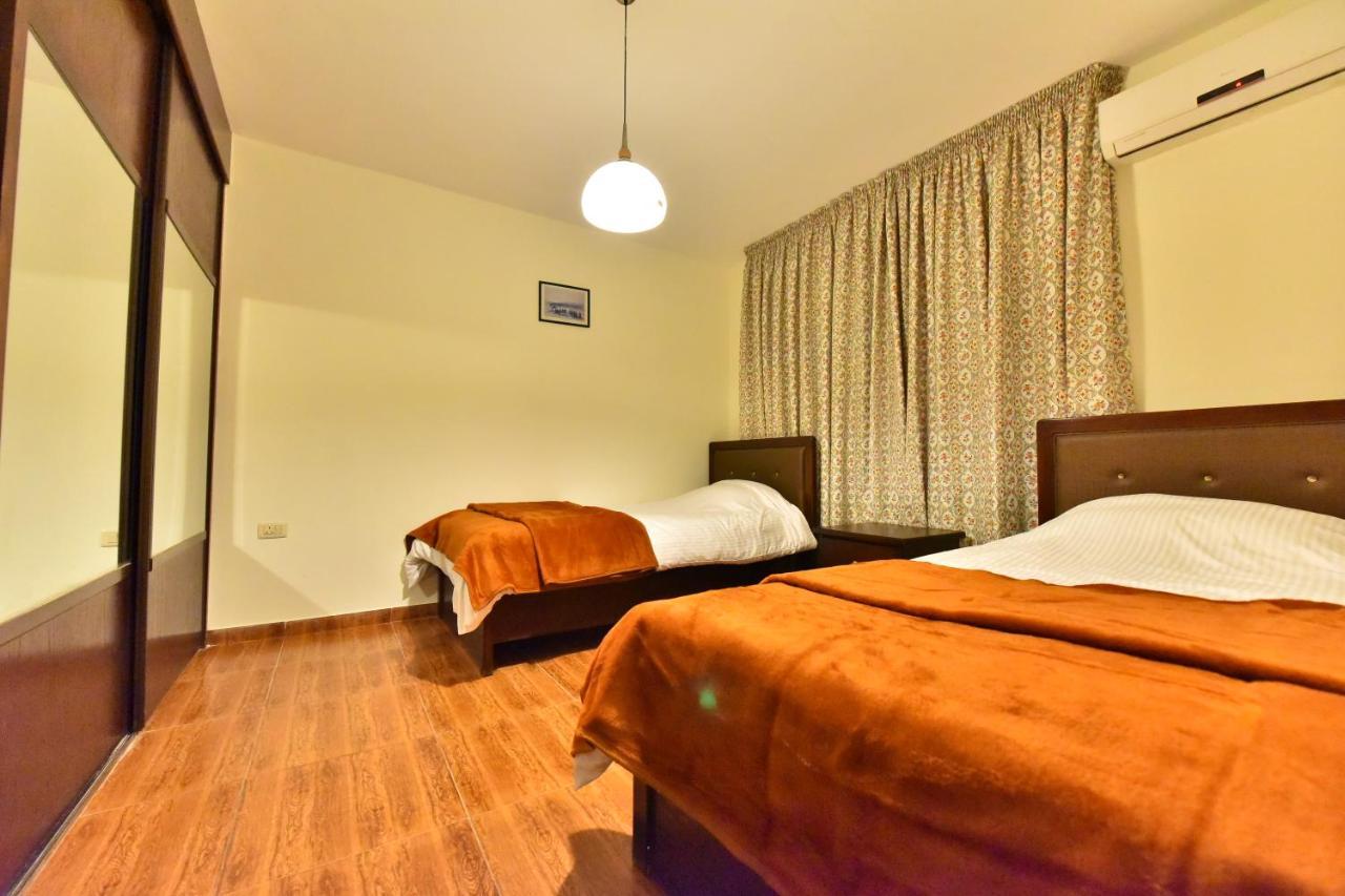 Al Farooq Hotel Apartments Amman Zewnętrze zdjęcie